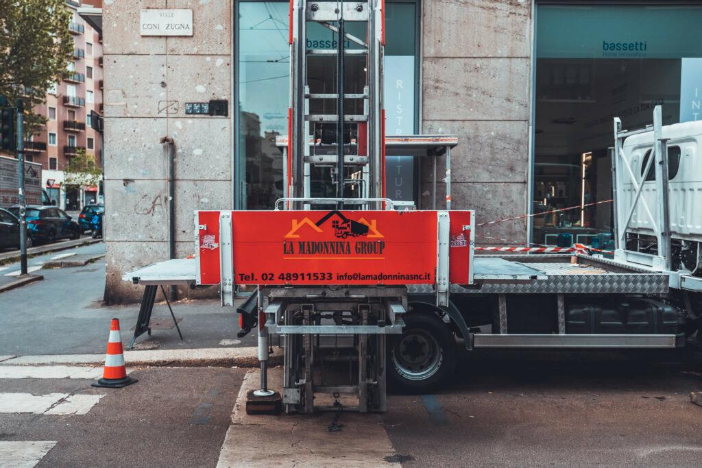 noleggio autoscale angera